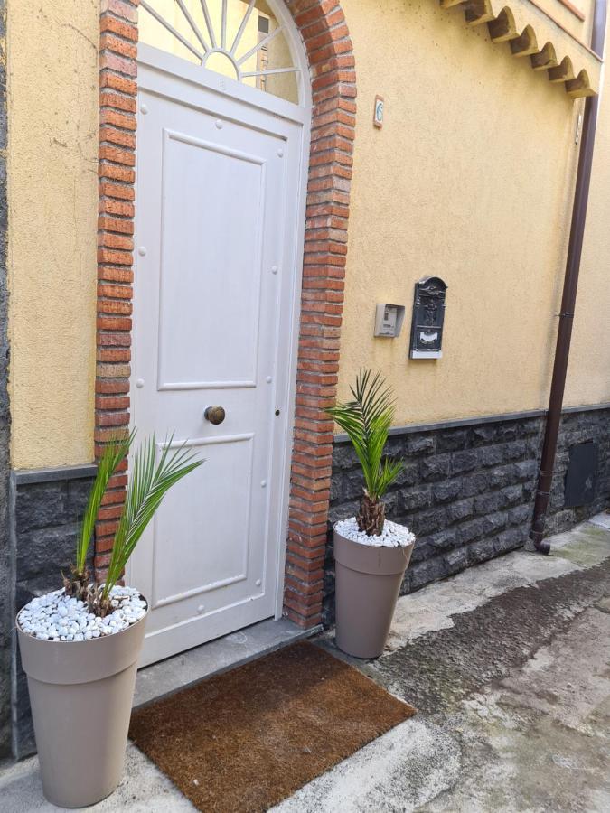 Sicitaly Panzió Aci Castello Kültér fotó