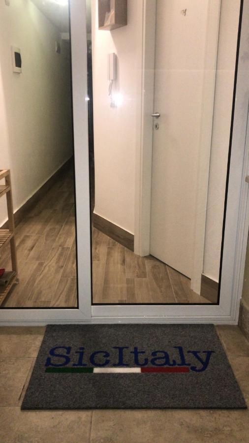Sicitaly Panzió Aci Castello Kültér fotó