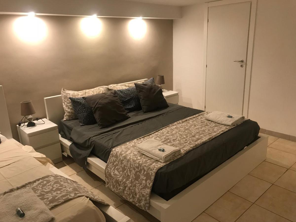 Sicitaly Panzió Aci Castello Kültér fotó